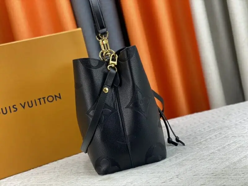 louis vuitton aaa qualite mini sac a main pour femme s_12243342